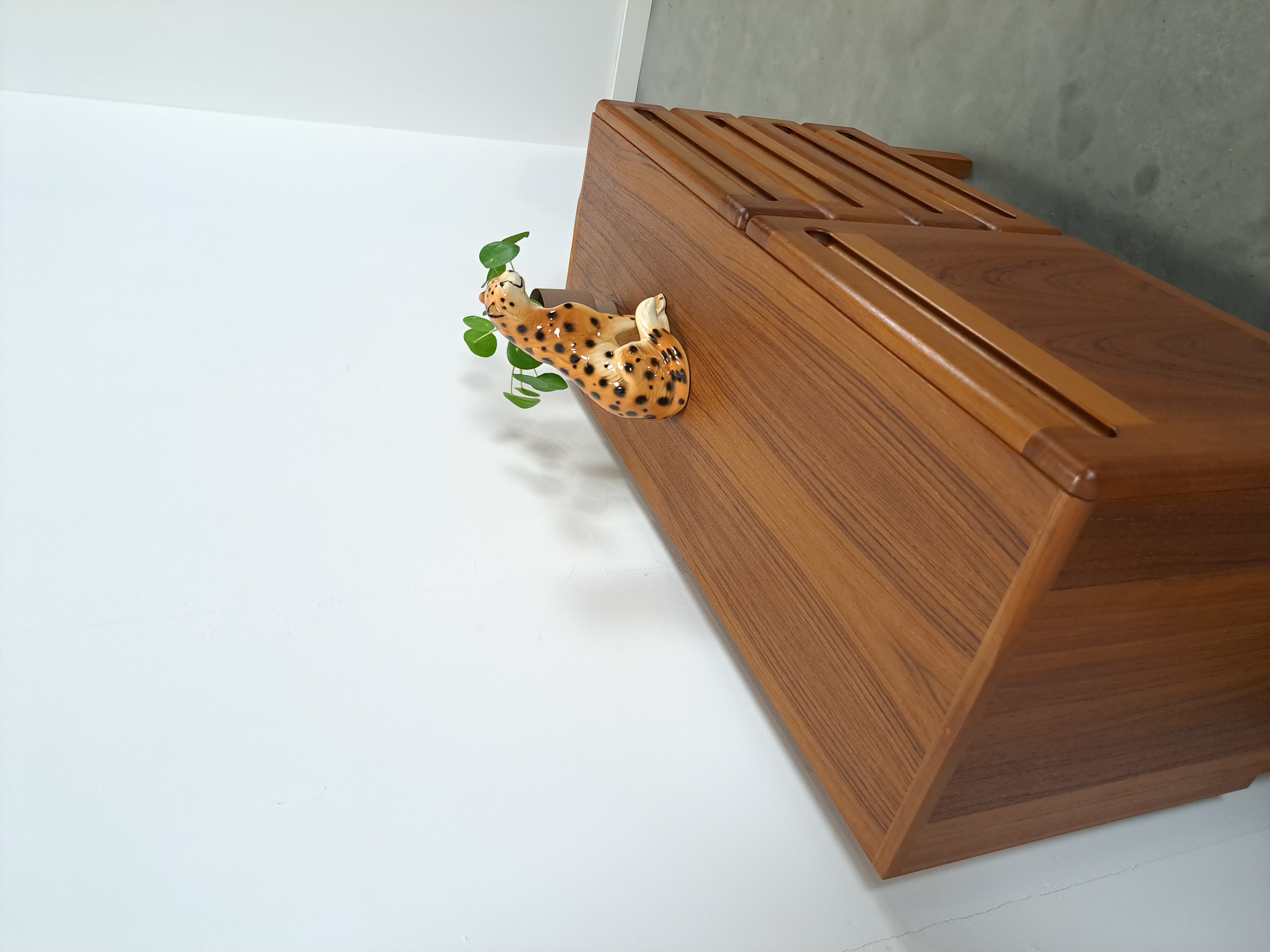 Deens Design Teak Dressoir dyrlund image 12