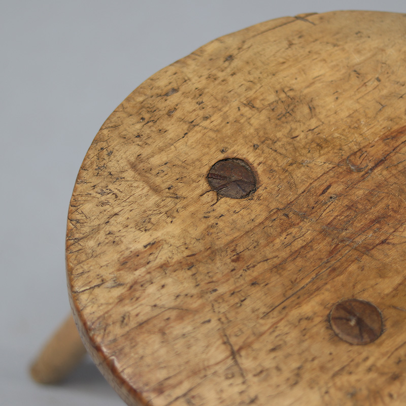 Landelijke Antieke Primitieve Driepoot Stoel image 7