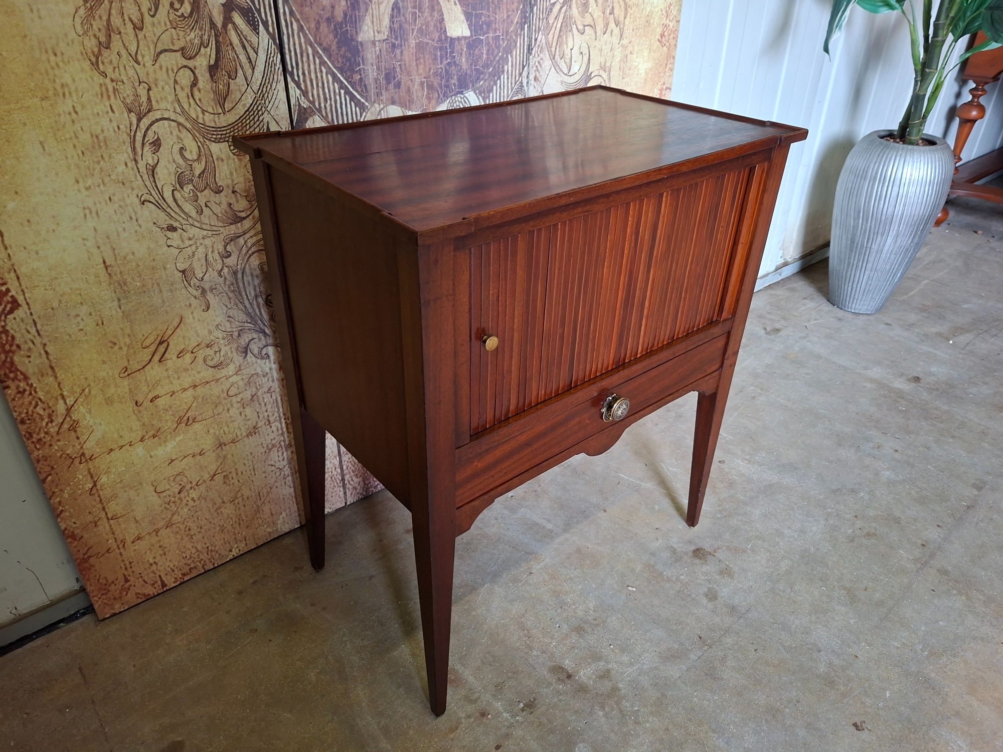 Antieke Haltafel, Telefoontafel, Bijzettafel, Met Roldeurtje Afm. 56x34cm En 65cm Hoog. image 4