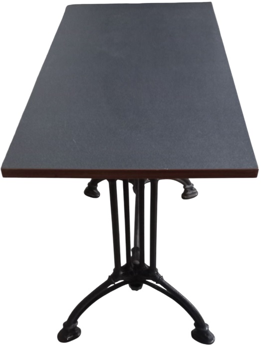 Gietijzeren Grote Terrastafel Met Formica Tafelblad. image 3