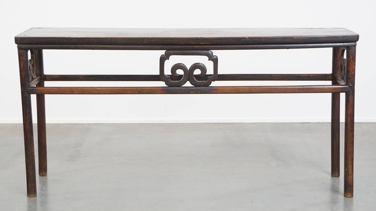 Antieke Chinese Side Table/ Altaar Tafel Uit Begin 1900 Met Een Zeldzame Single Piece Top image 2
