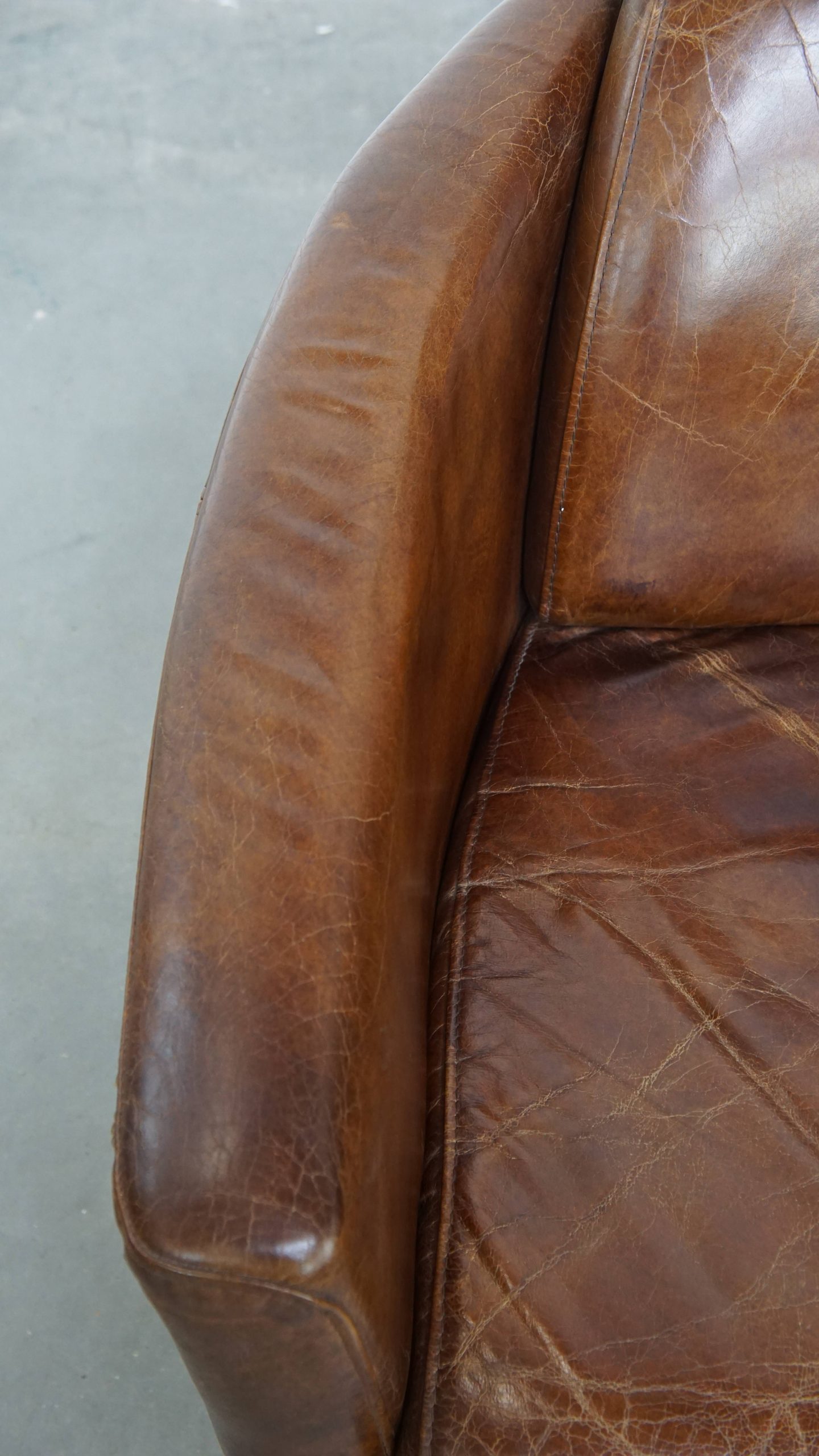 Karaktervolle En Unieke Bruine Aviator Design Fauteuil Gemaakt Van Rundleer image 8