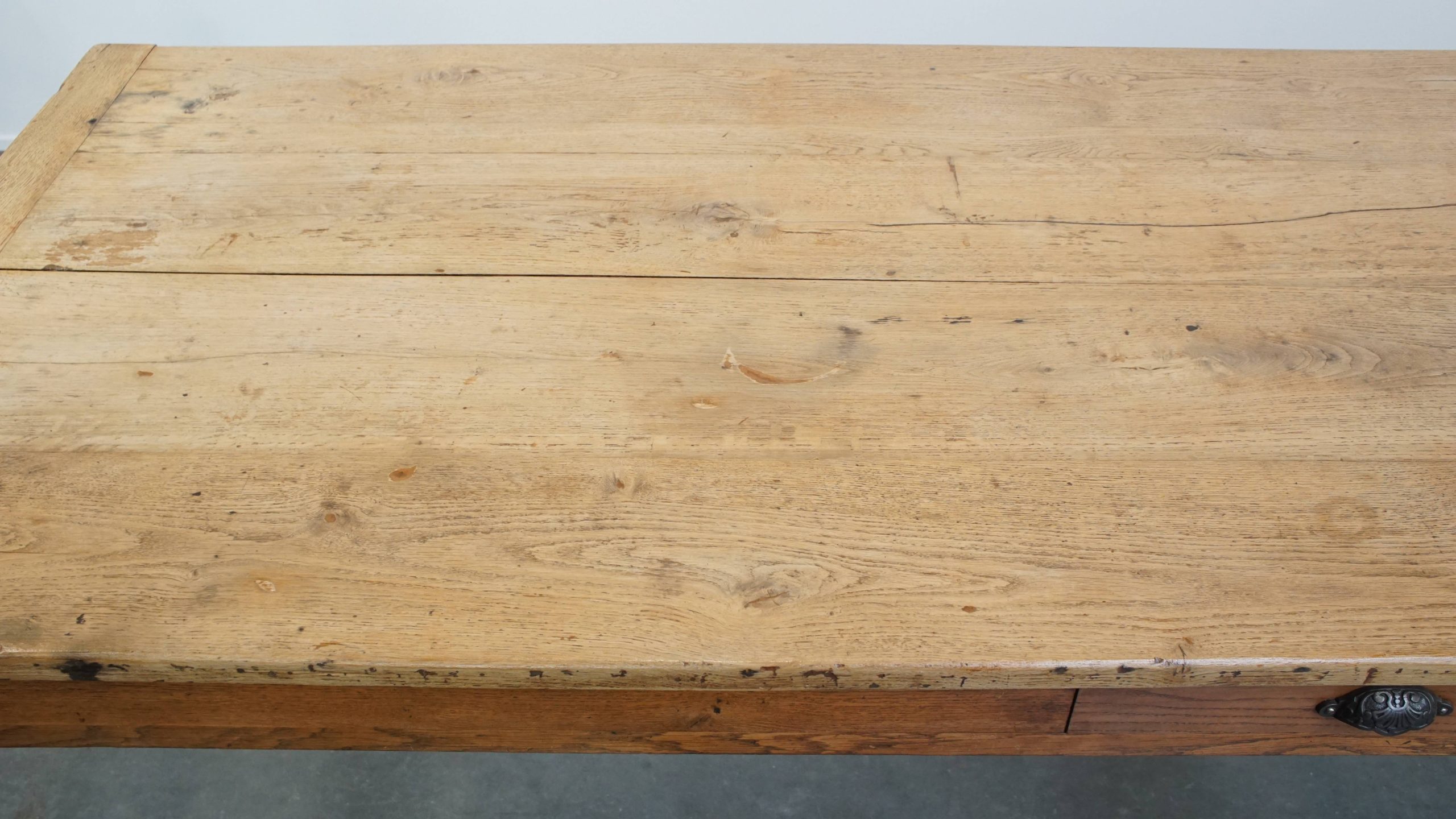 Zeer Grote En Karaktervolle Antieke Eikenhouten Xxl Eettafel Voor 8 Tot 10 Personen image 8