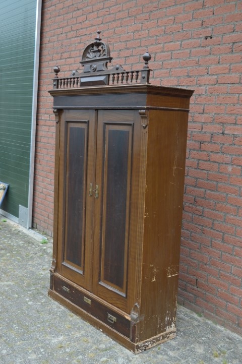 Antieke Kledingkast Oud Grenen Met Kuif image 2