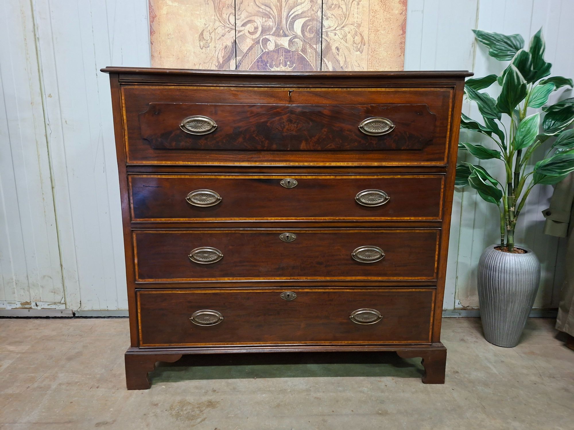 Antieke Engelse Ladenkast, Commode, Achter De Bovenste Lade Zit Een Schrijfgedeelte Ca. 1860 Afm. 120x49 En 115cm Hoog. image 2