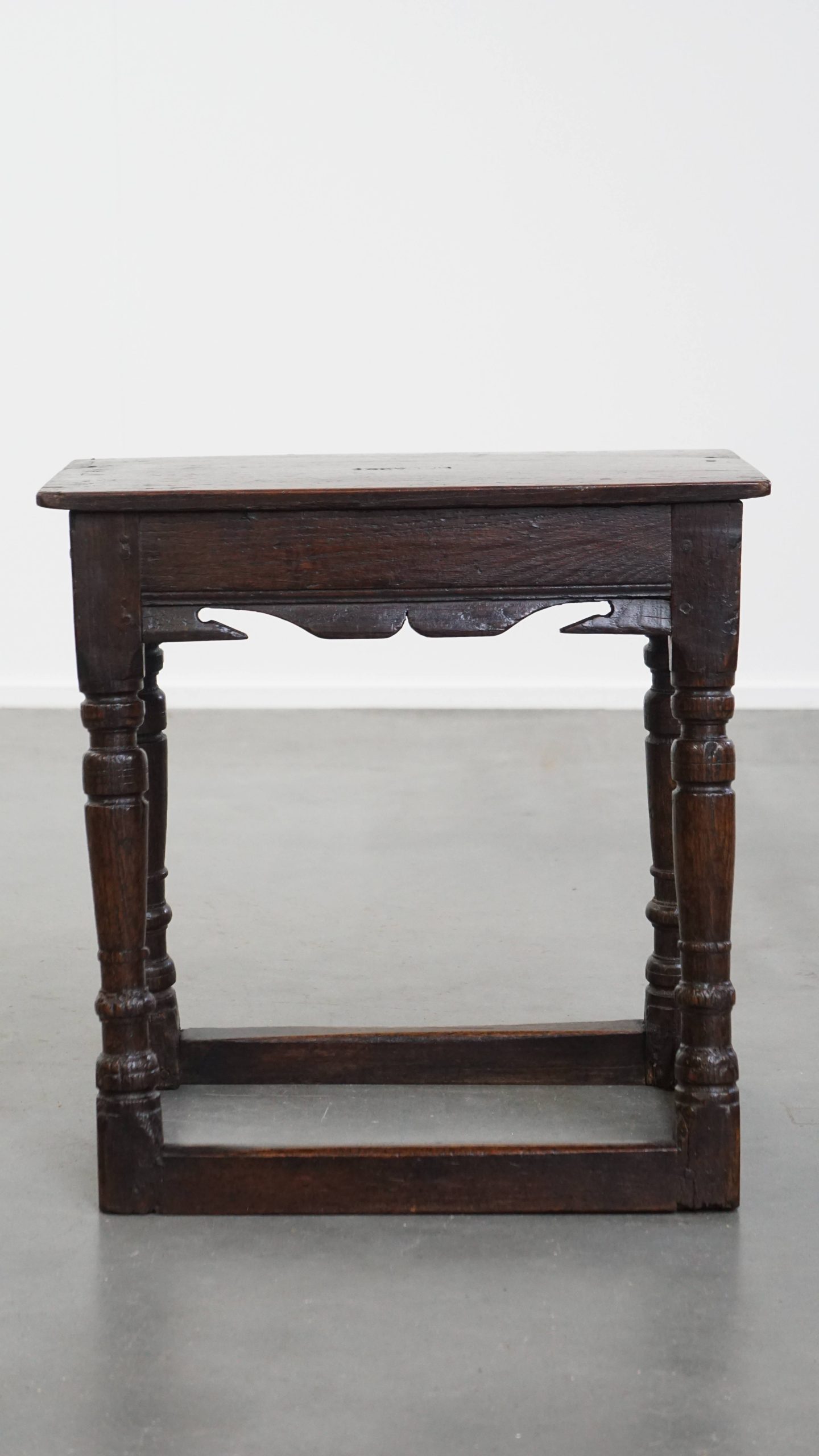 Charmante En Veelzijdige Gesigneerde Antieke Engelse Eikenhouten Joint Stool/ Kruk/ Bijzettafel image 5