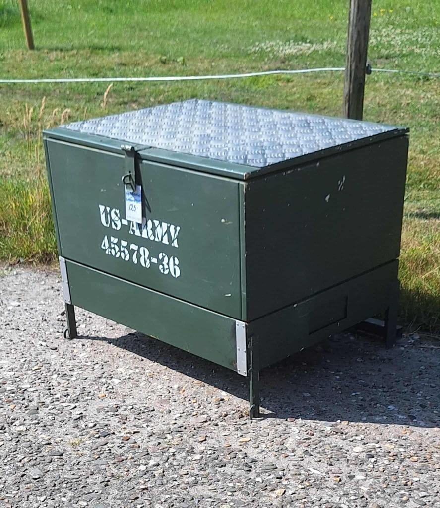 Stoere Opbergkist, Legerkist Super Tof Ook Als Salontafel. image 3