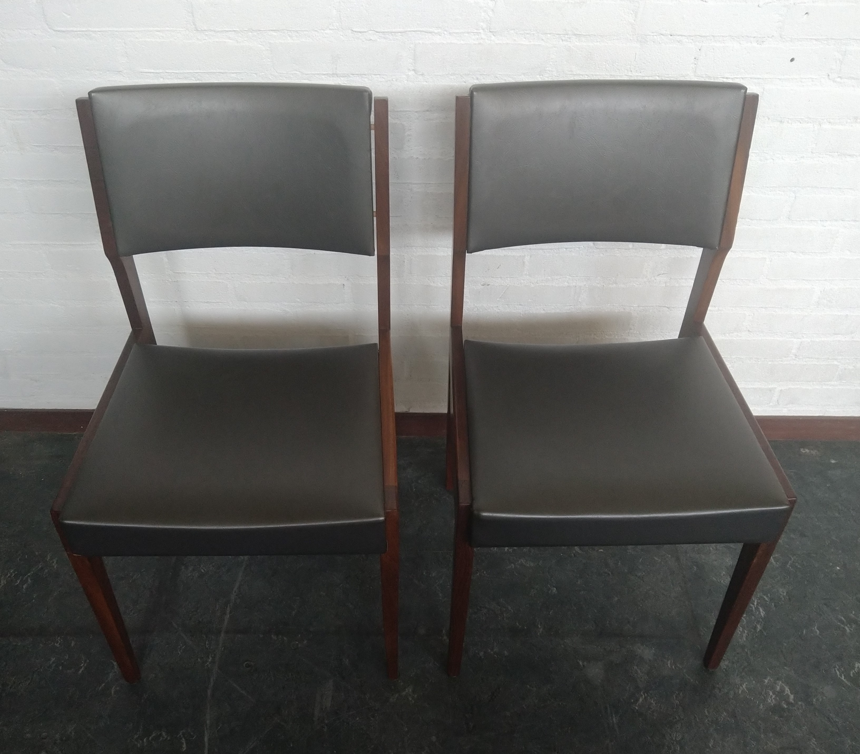 2x Teak Eetkamerstoelen image 2