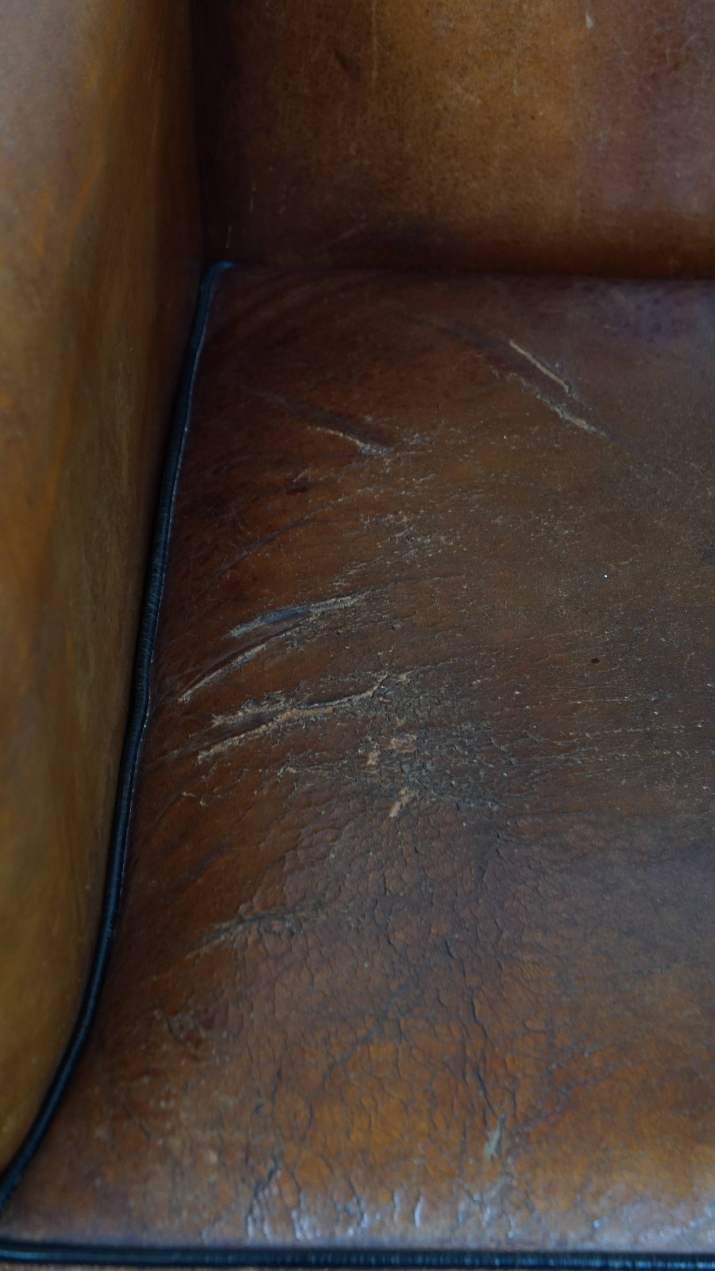 Stoere Vintage Schapenleren Art Deco Stijl Design Fauteuil Met Een Mooi Patina image 12