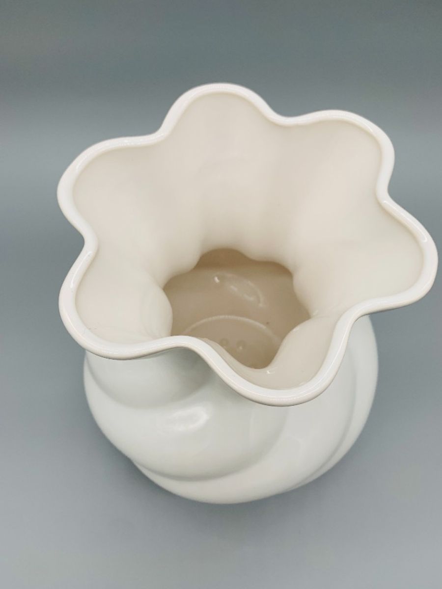 Vintage Swirl Vaas Wit Geglazuurd Keramiek image 2