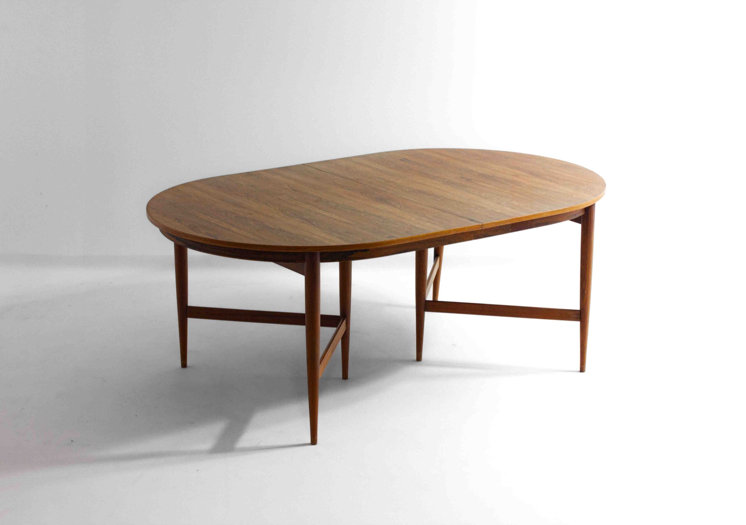 Mid-century Uittrekbare Ovale Eettafel Van Oswald Vermaercke In Teak image 3
