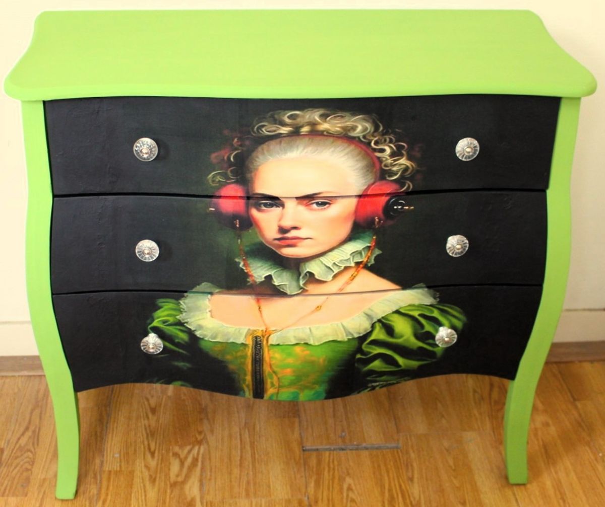Groene Ladekast “vrouw Met Koptelefoon” - Eclectisch image 2