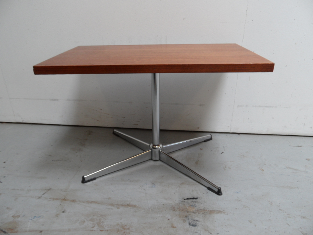 Tv Tafel 1950's image 6