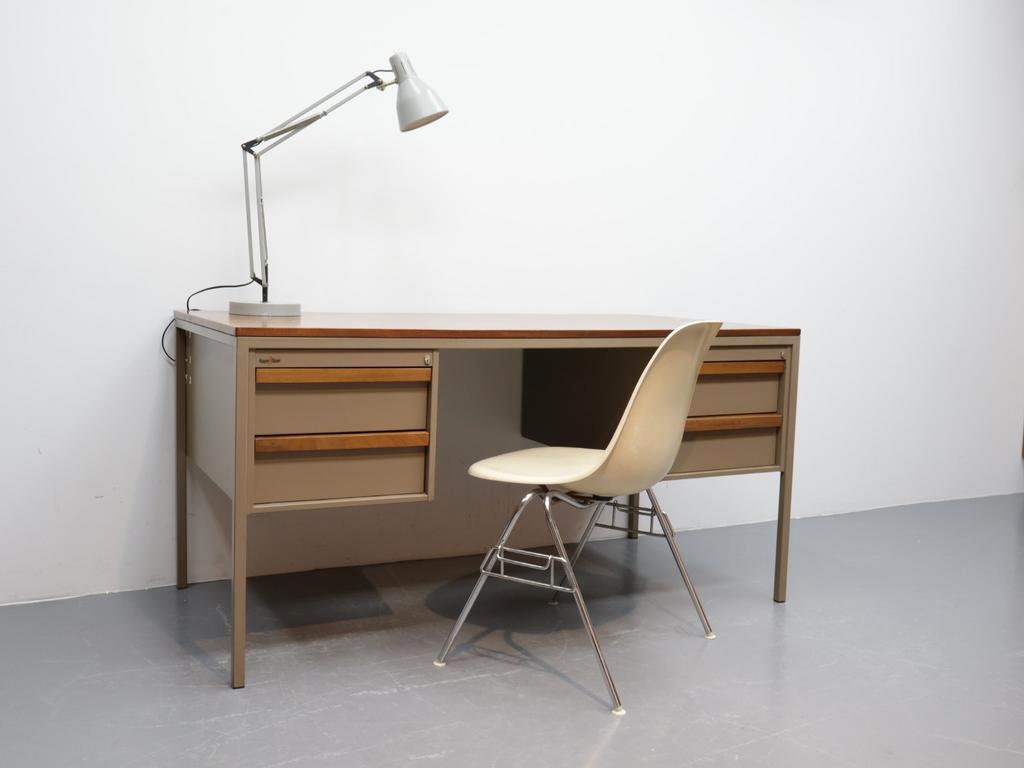 Vintage Bureau | Industrieel | Coen De Vries | Emmein image 2