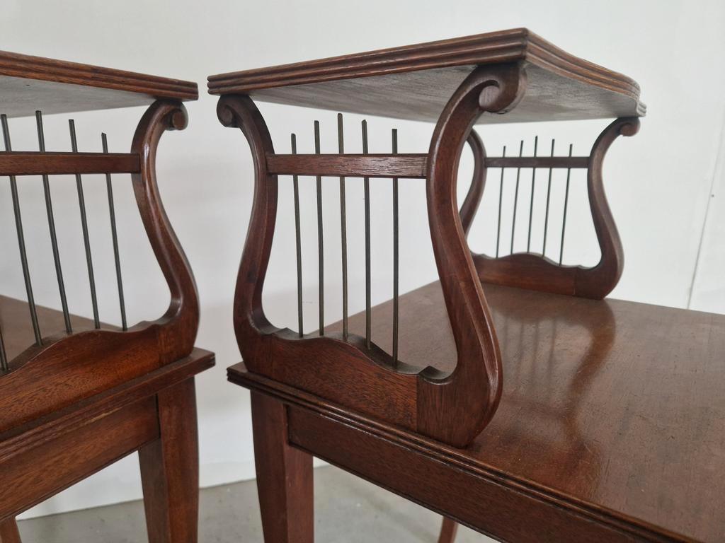 Klassiek Art Nouveau Jugendstil Harp Bijzettafeltjes. image 5