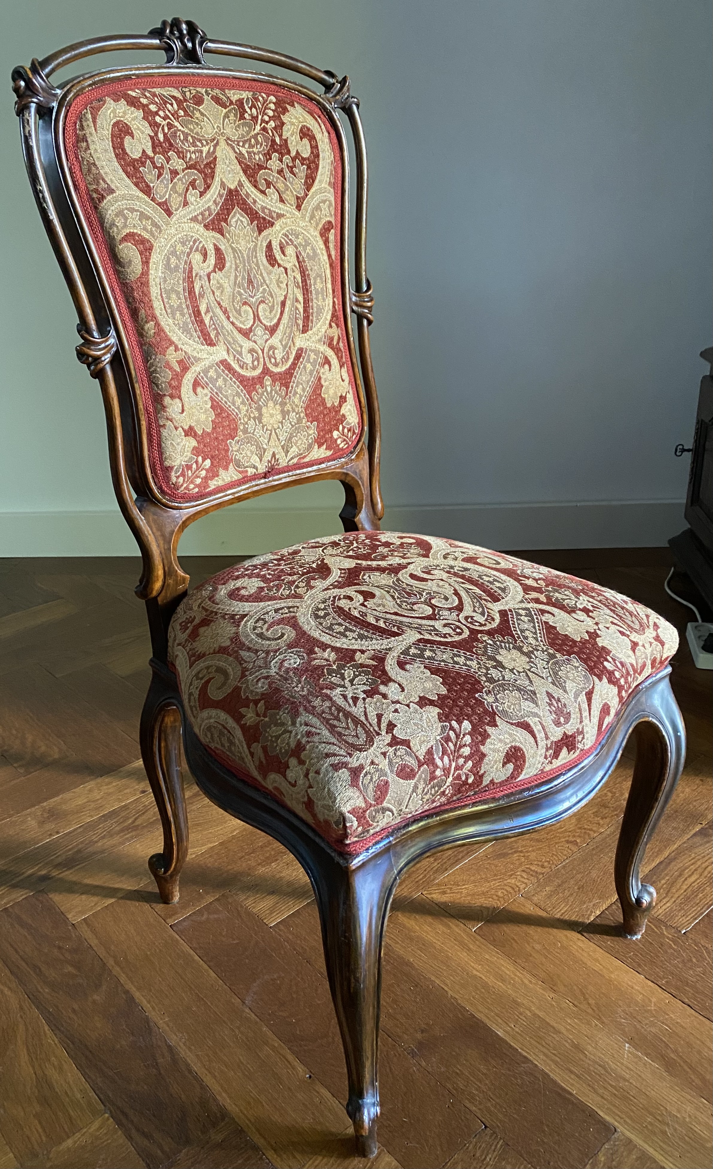6 Antieke Stoelen, Nieuw Gestoffeerd image 3