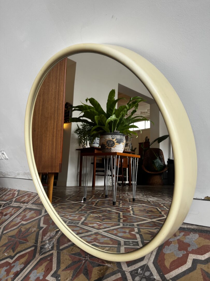 Space Age Spiegel – Crème Wit image 3