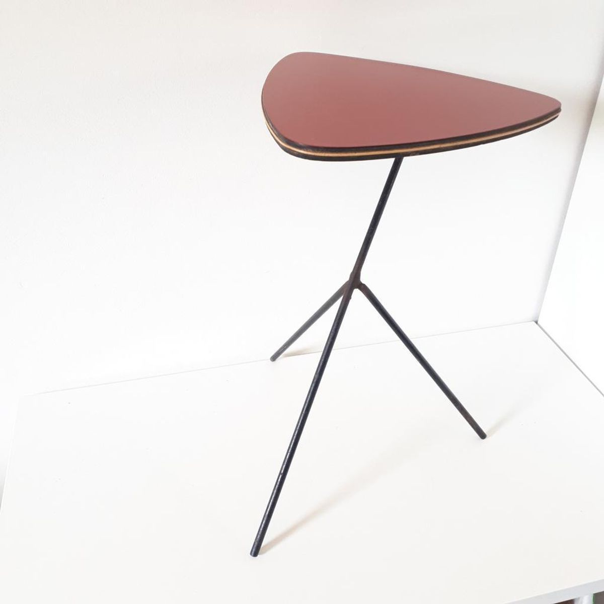 Mathieu Mategot Triangle Artimeta Design Tafeltje image 2