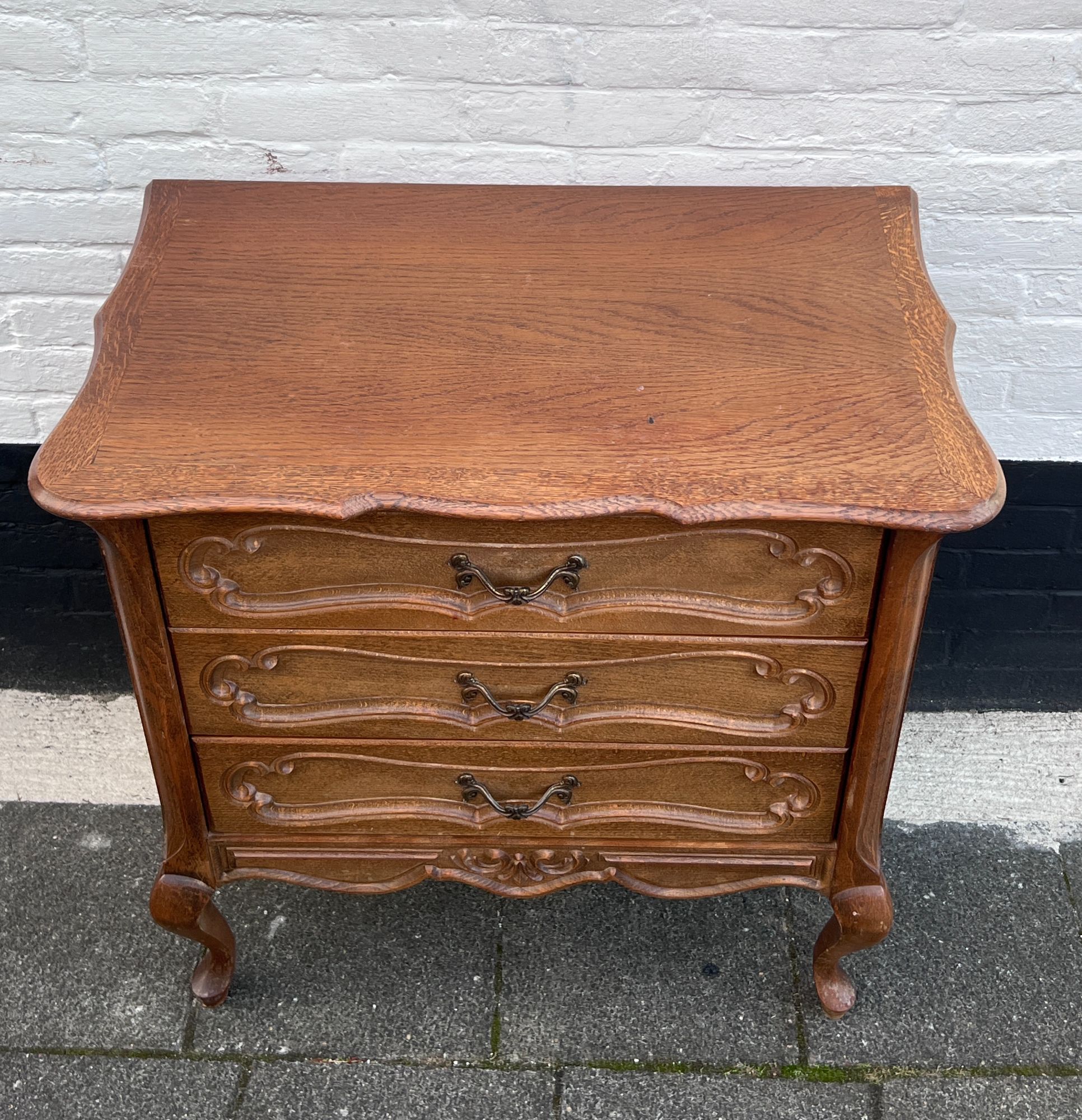 Vintage 3 Ladekast Op Schattige Gebogen Pootjes, 72 Cm Hoog En 70 Cm Breed image 3