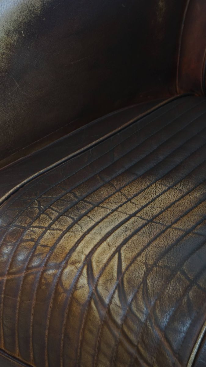 Unieke En Tijdloze, Exclusieve Rundleren Delta Chesterfield Aviator Fauteuil Met Een Mooie Kleure image 10