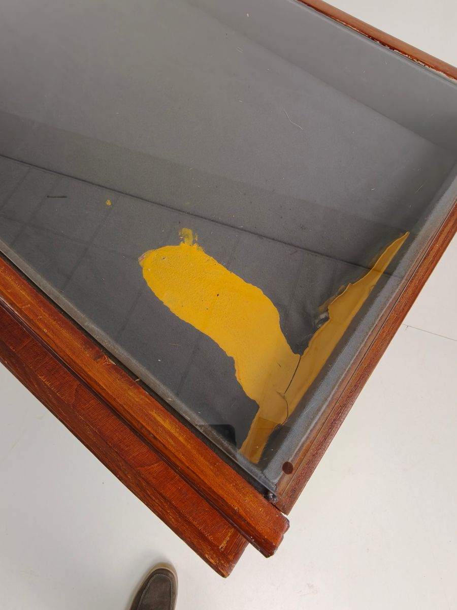 Eikenhouten Museumvitrinekast Uit De Jaren 40-50 – Horizontaal Gebogen Model image 9