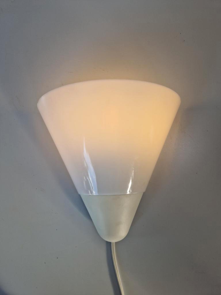 Vintage Vrieland Conische Design Lamp. image 2