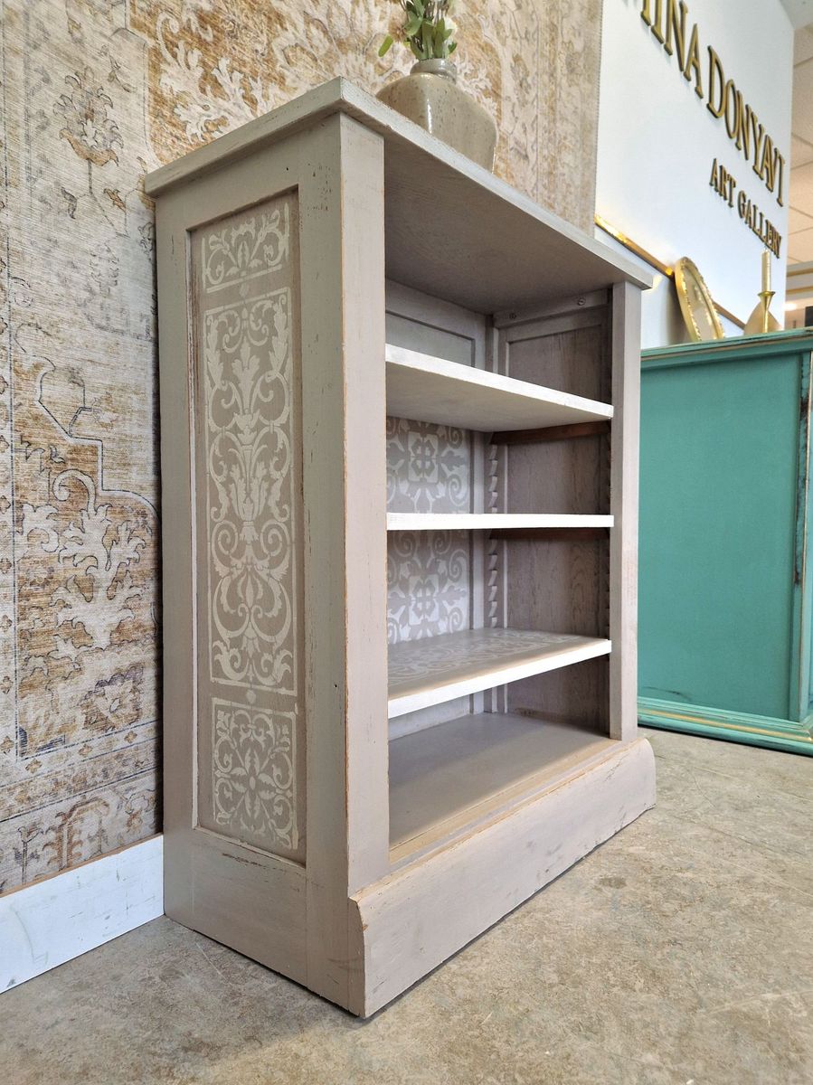 Shabby Chic Kastje/ Unieke Handbeschilderde Kastje image 7