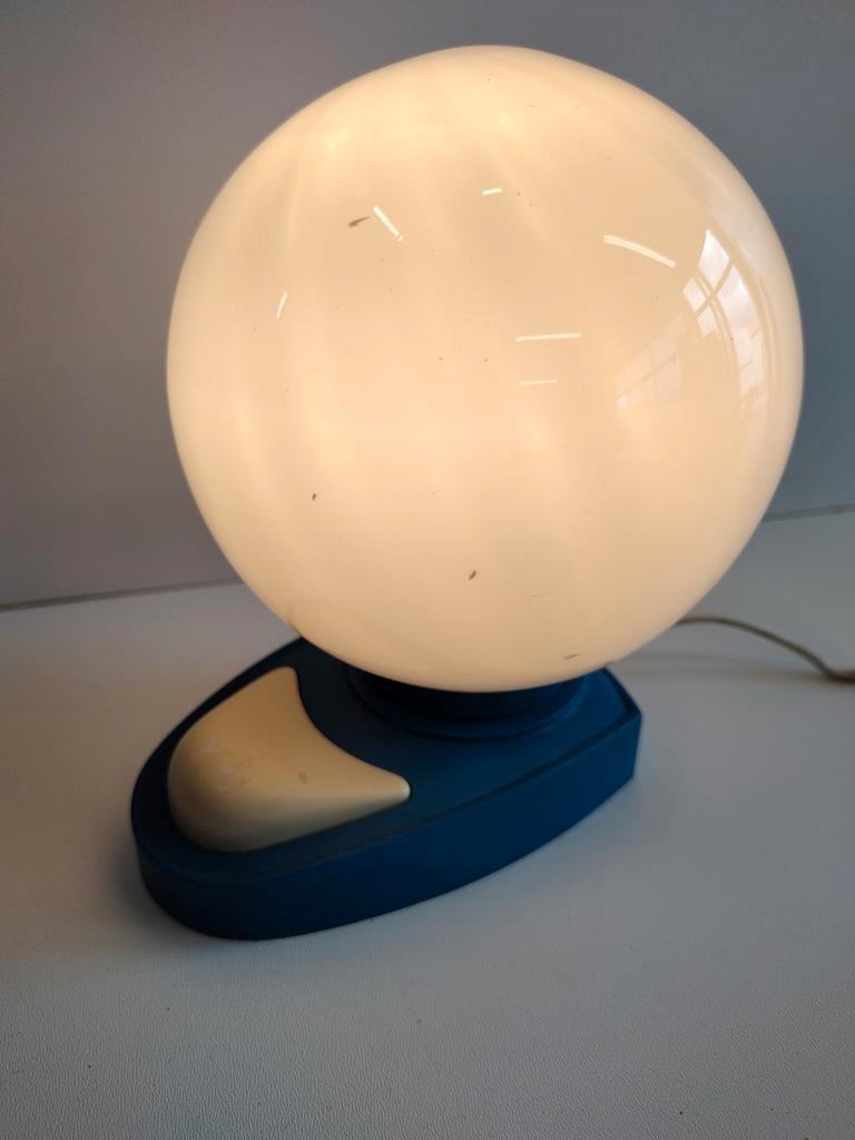 Retro Lamp - Globe Design image 2