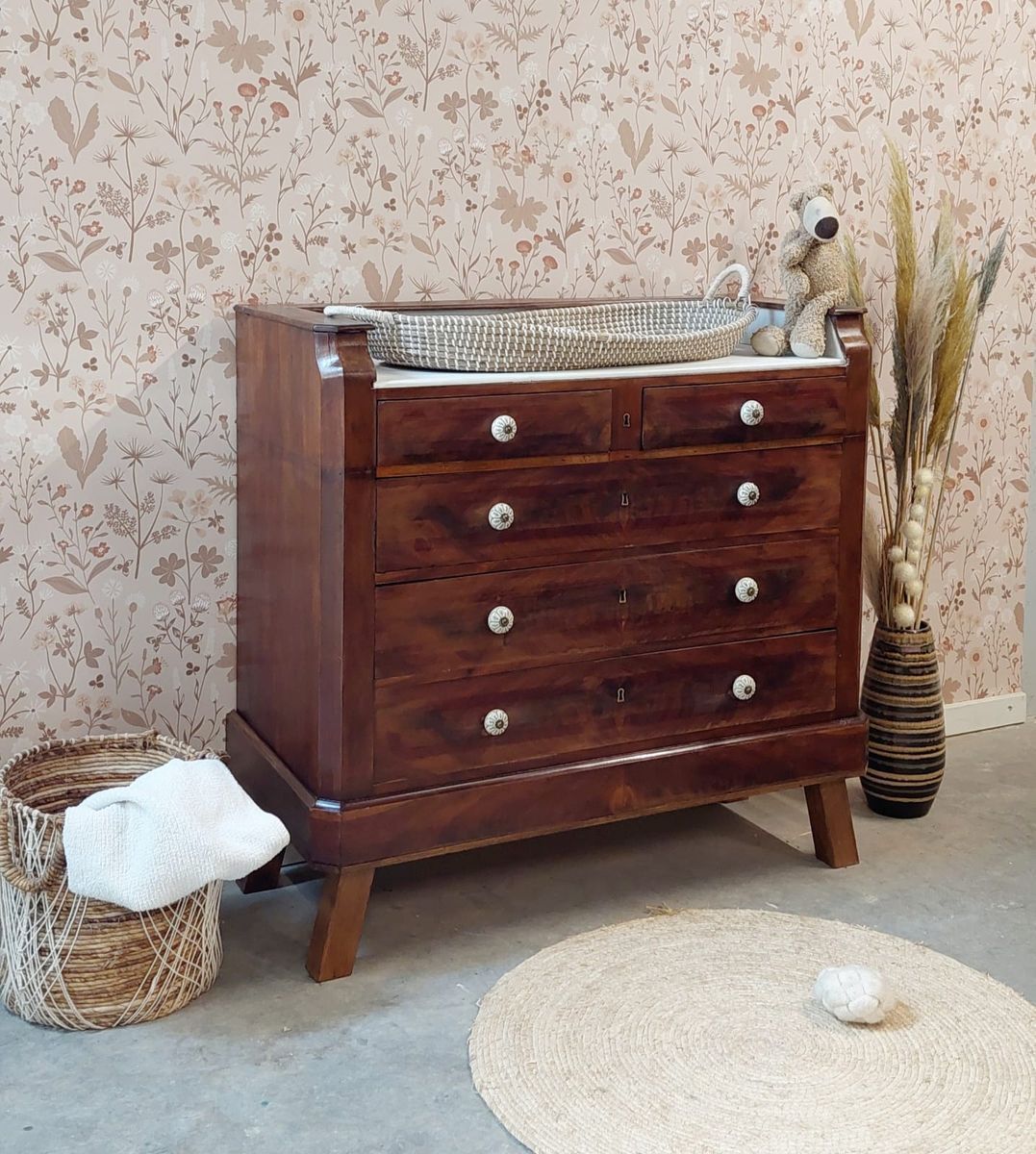 Franse Vintage Commode Met Wit Marmeren Blad image 10