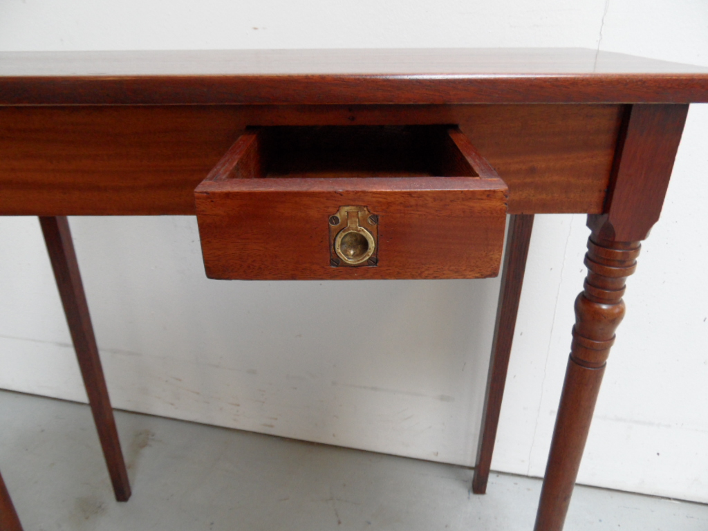 Mahonie Sidetable image 5
