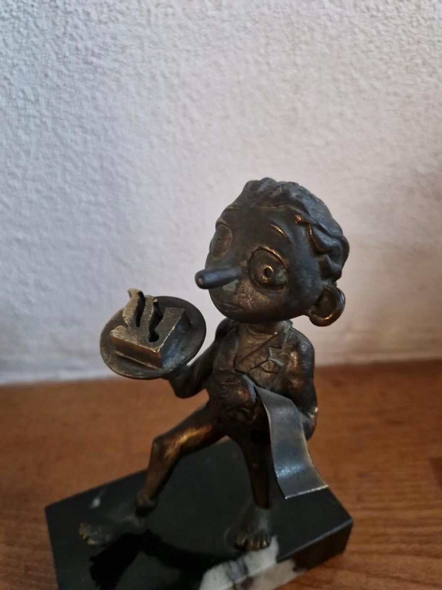 Bronzen Beeldje Gesigneerd Mr Politie Ober image 2