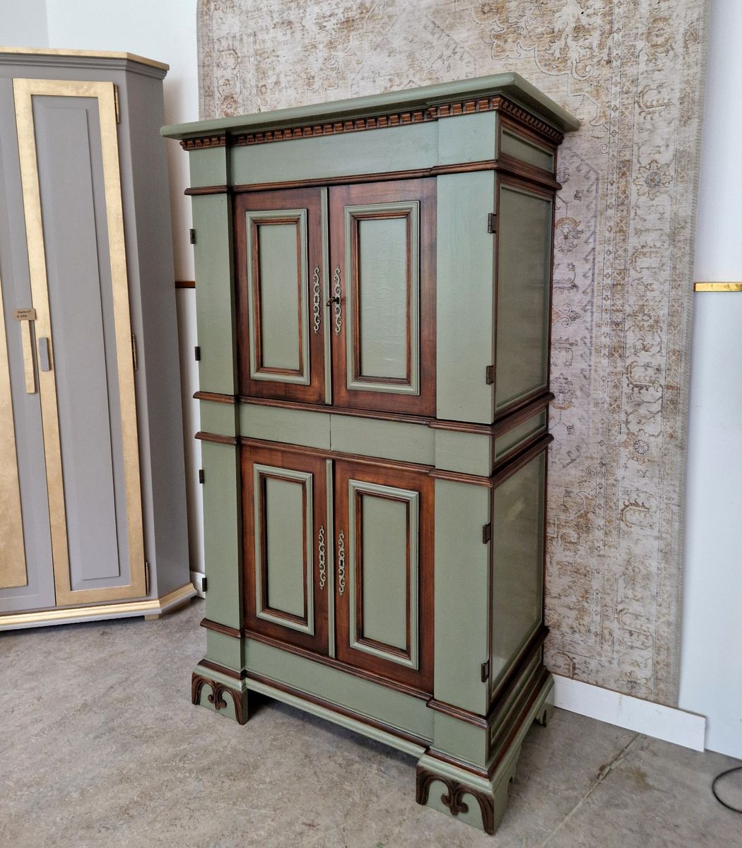 Klassieke Europese Stijl Handbeschilderde Kast, Vintage Buffetkast image 4