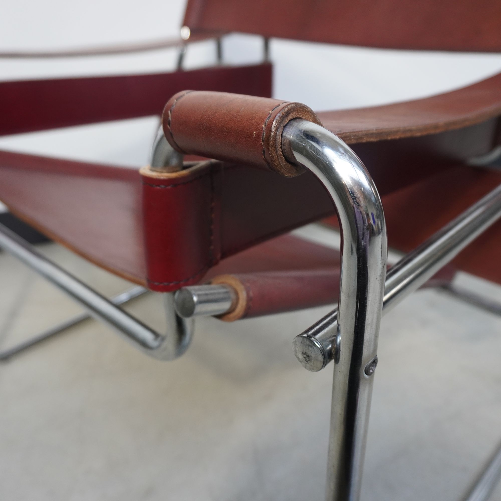 Knoll International Fauteuil Leer Rood bij Reliving