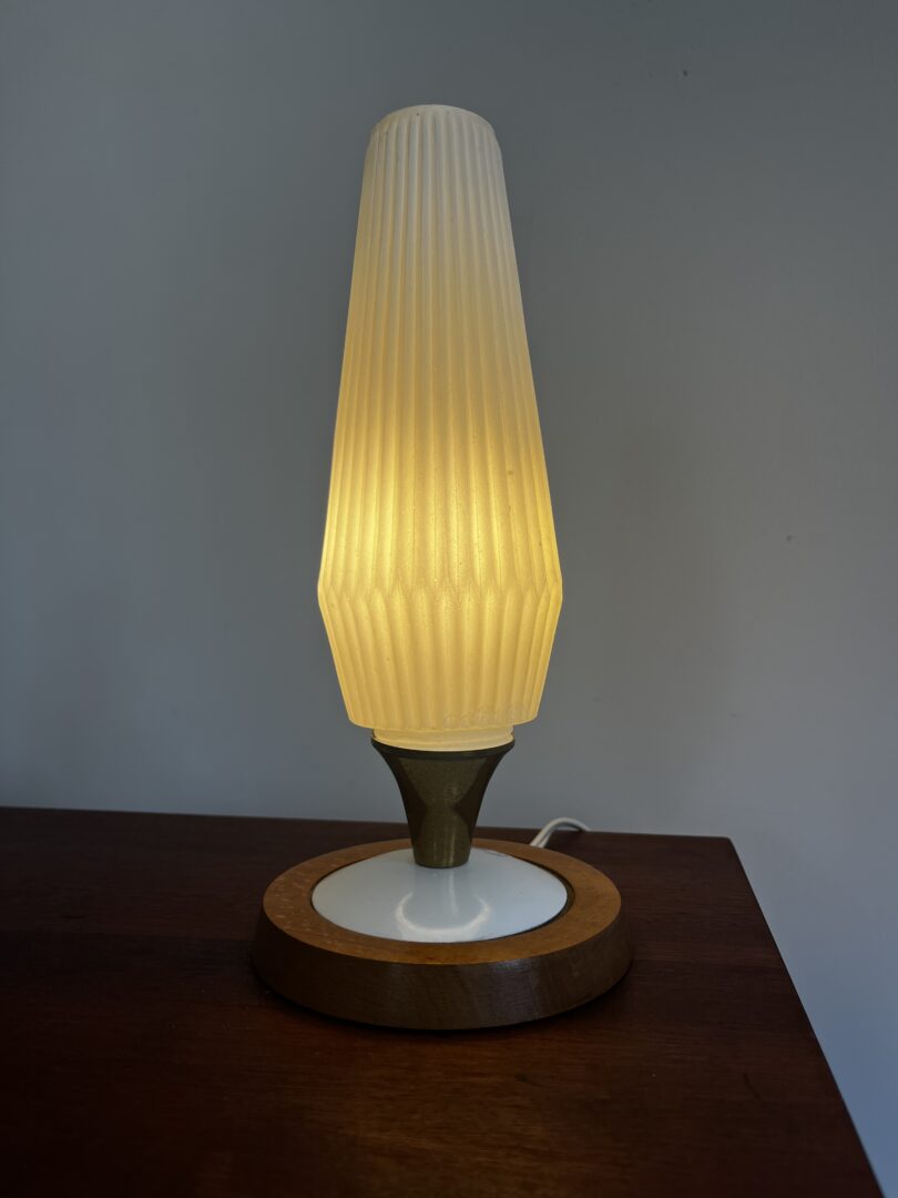 Fifties Opaline Table Lamp image 9