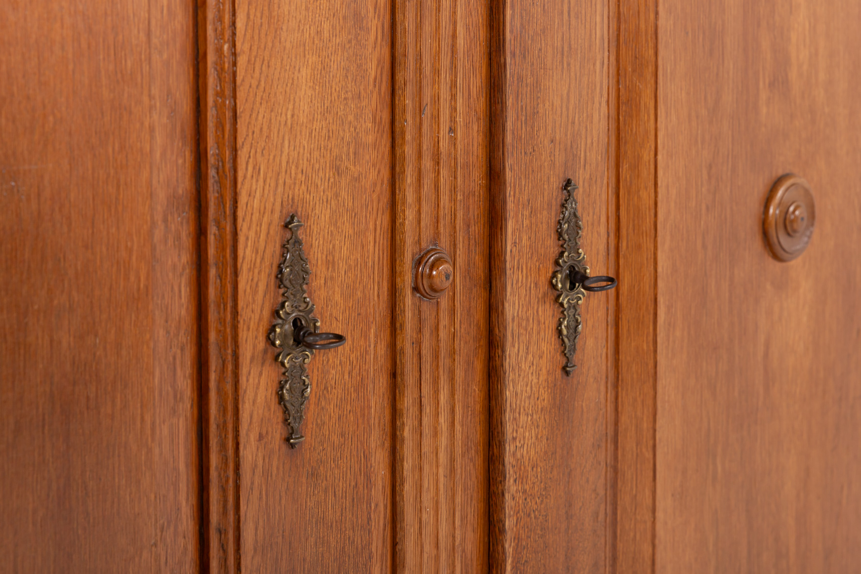 Vintage Provenance Oak Cabinet image 8