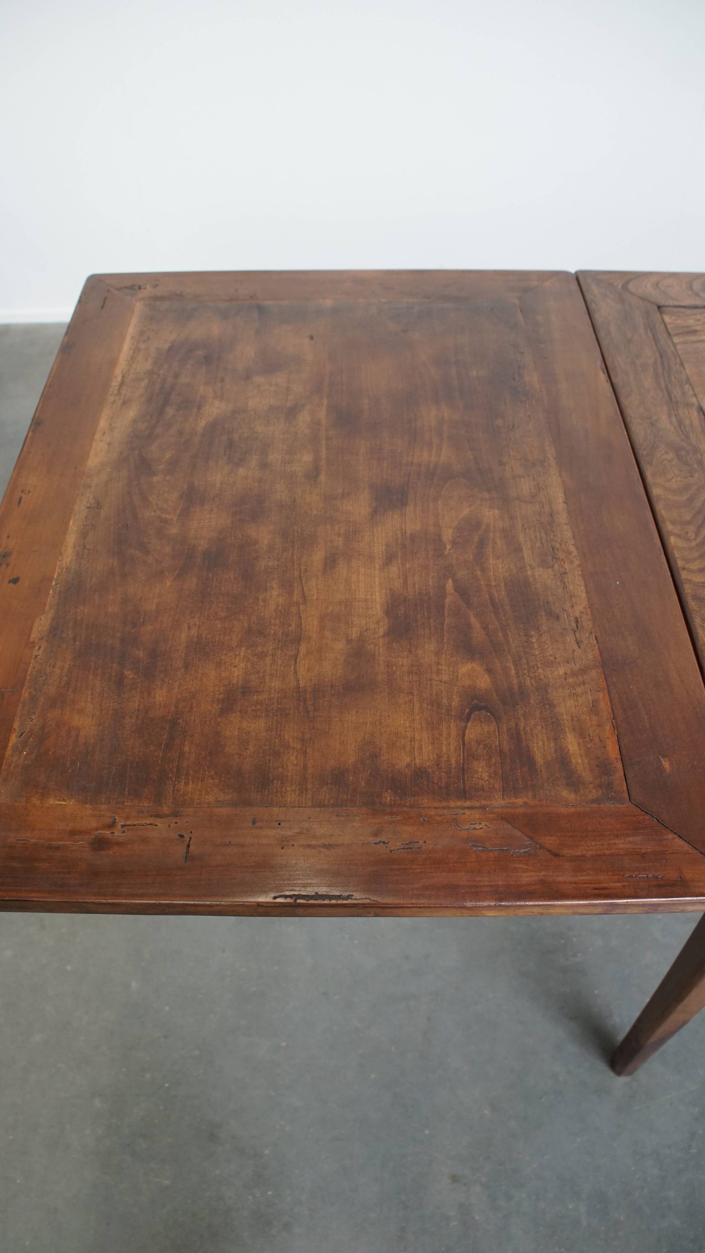 Functionele En Mooie Engelse Antieke Uitschuifbare Eettafel Van Iepen En Kersenhout image 3