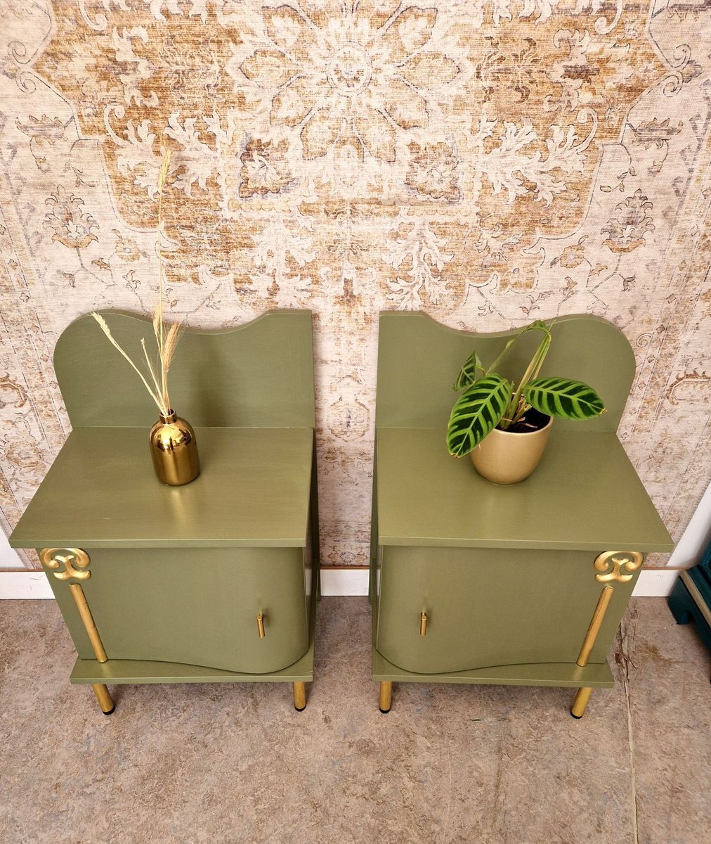 Nachtkastjes In Groen Met Goud Patronen image 4