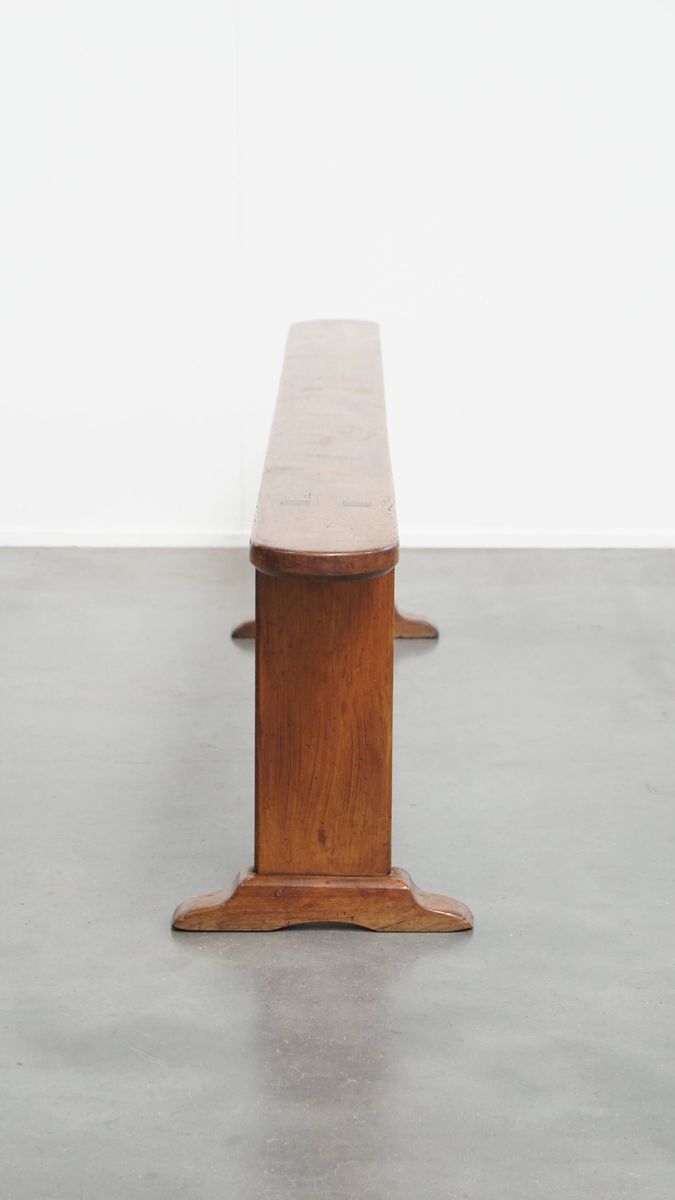 Antieke Halbank/ Bank Voor Aan De Eettafel Met Een Stijlvolle En Tijdloze Uitstraling image 5
