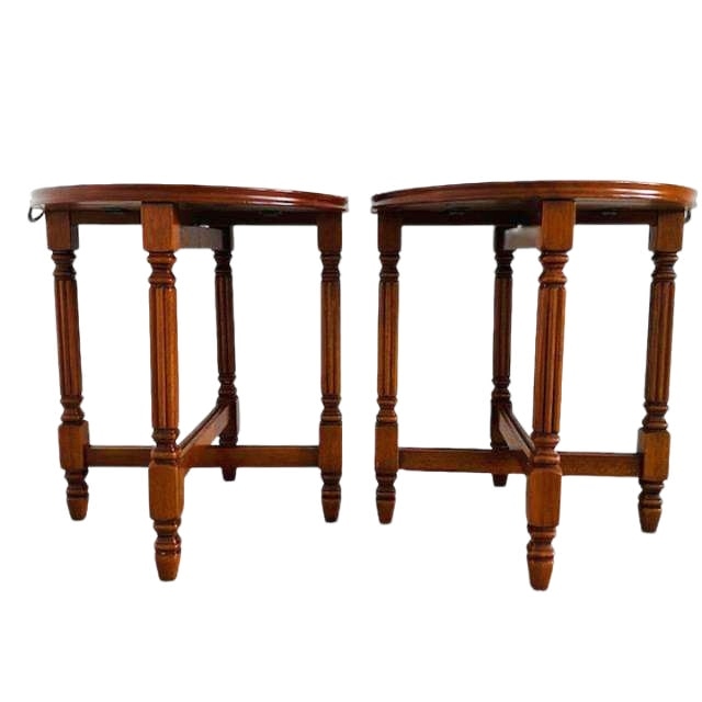 Set Hangoor Bijzettafeltjes Engelse Stijl Gelakt Vruchtenhout 1950 image 2