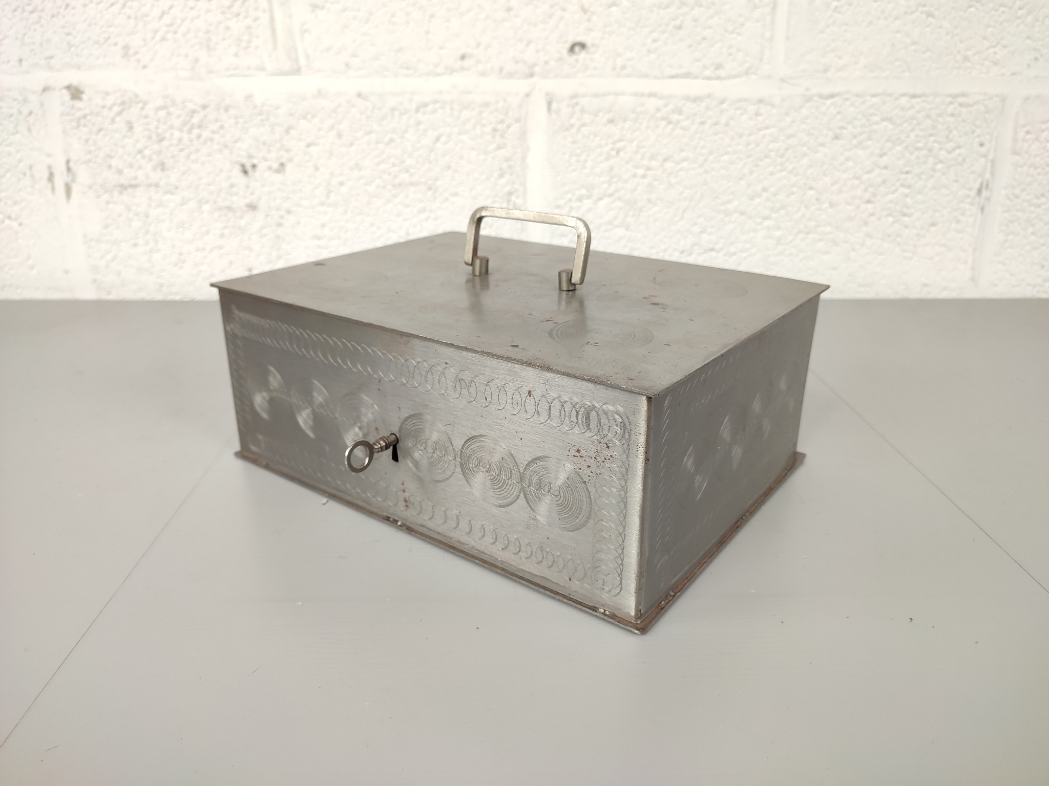 Metalen Geldkistje Met Sleutel image 6