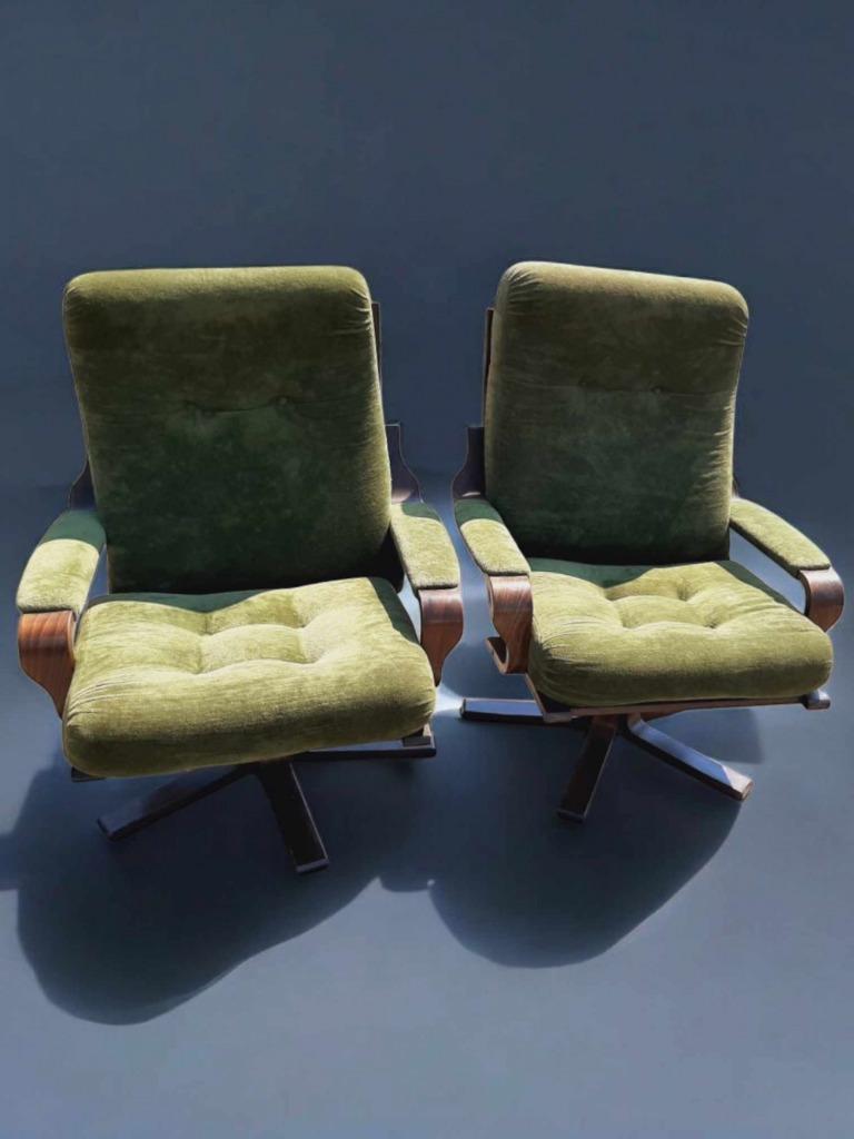 Set Van 2 Vintage 70'R Design Draaistoelen, Fauteuil. image 4