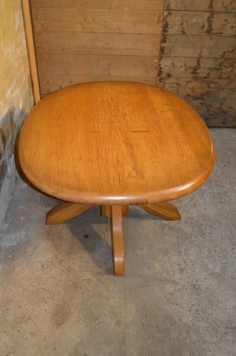 Middelgrote Ovale Massief Eikenhouten Eettafel image 2
