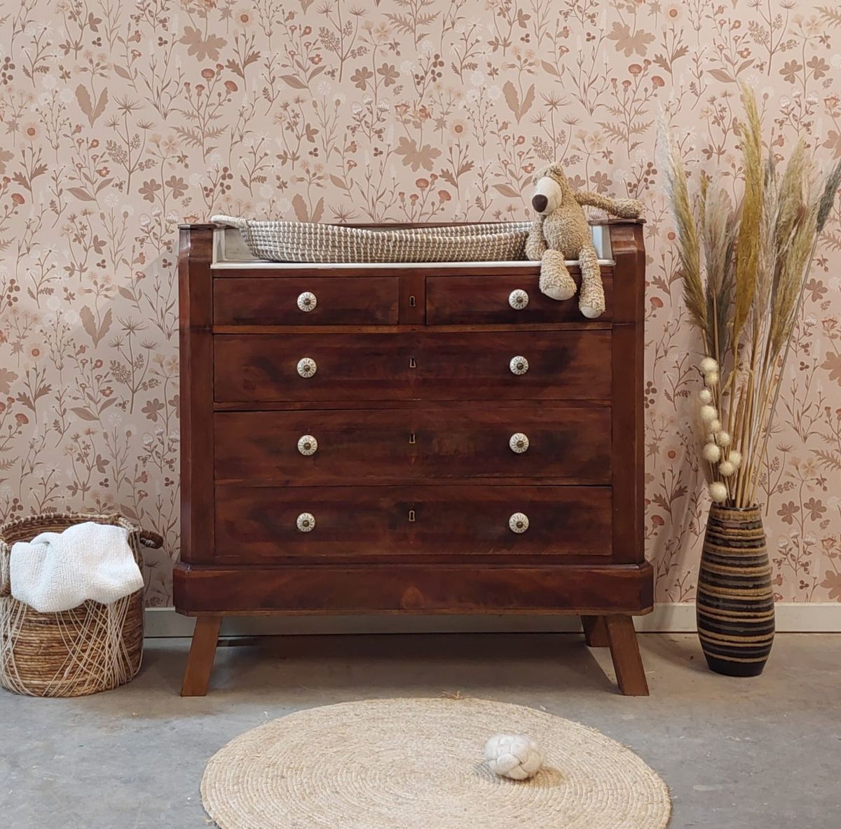 Franse Vintage Commode Met Wit Marmeren Blad image 9