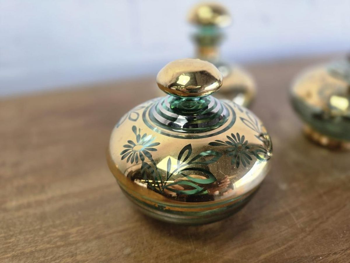 Set Van 3 Vintage Glazen Potjes / Parfumset / Toiletset image 4