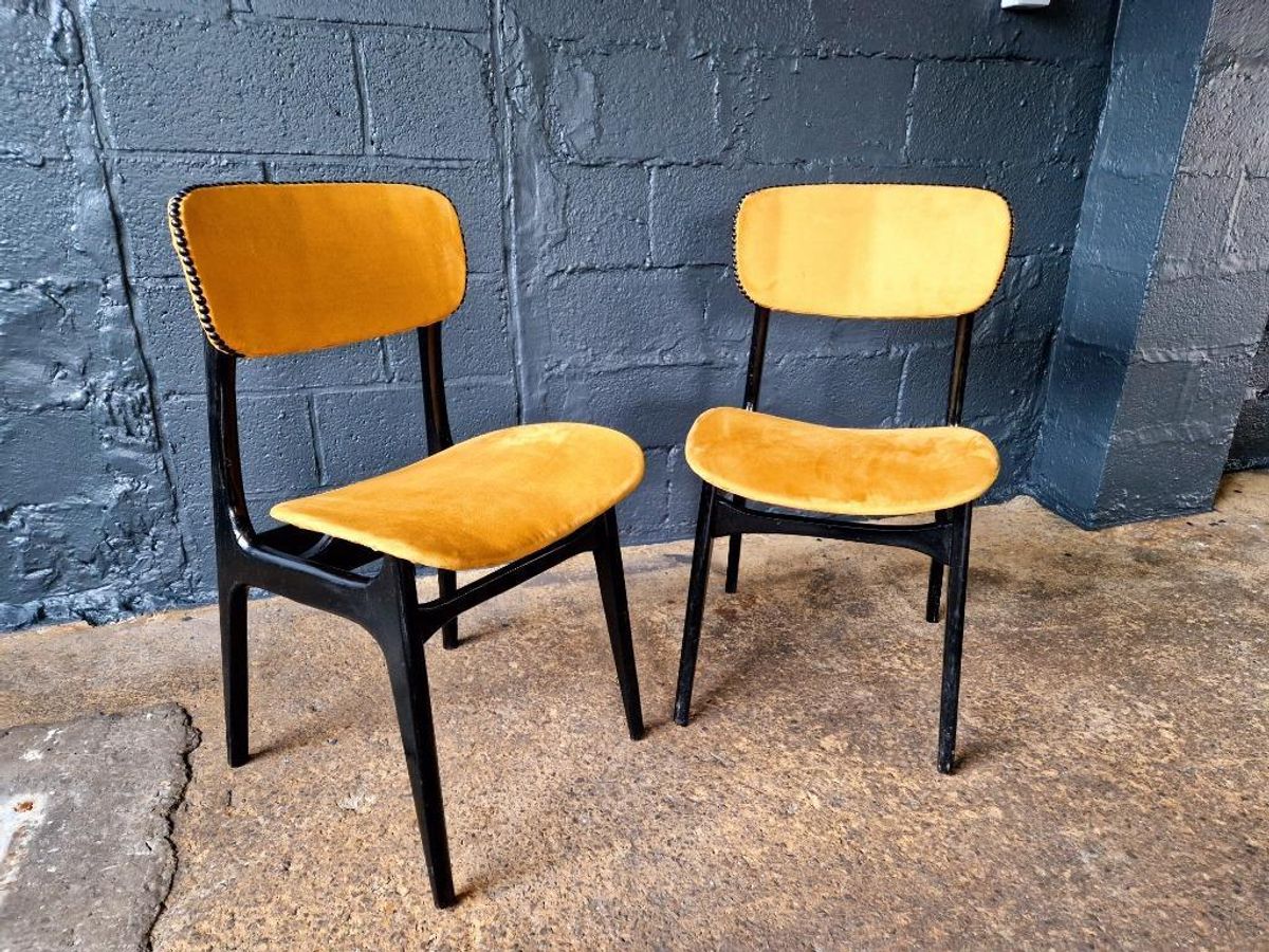 2 Vintage Stoelen In Zwart Gelakt Hout En Mosterdstof, 1960 image 13