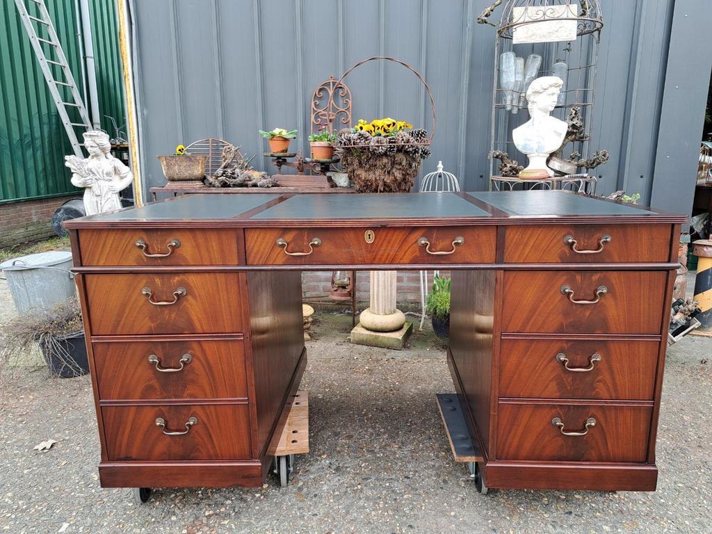 Klassiek Bureau, Schrijftafel, Met Lederen Inleg image 4