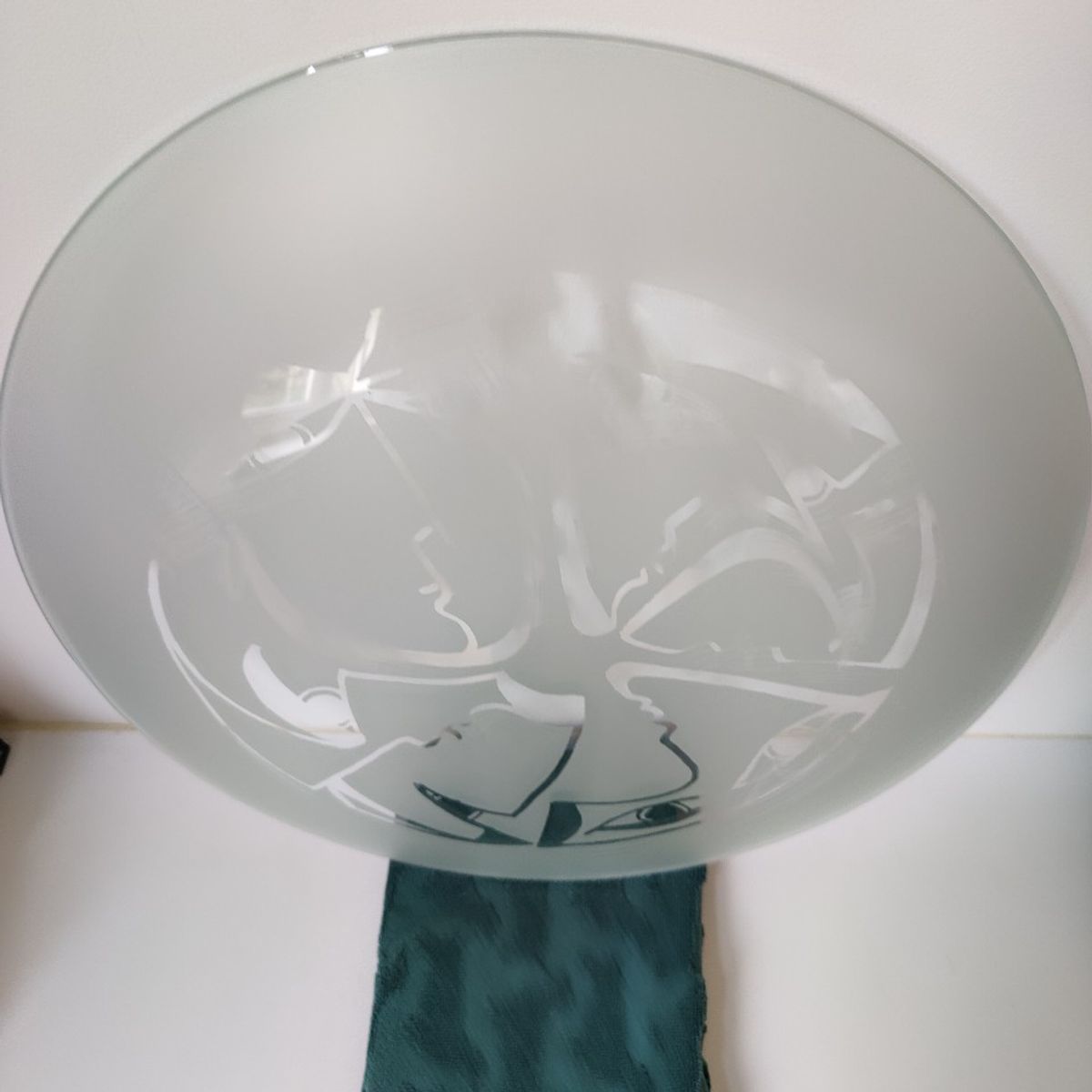 Glazen Schaal Met Geëtst Patroon Van Maskers Ca 1990 - 2000 image 9