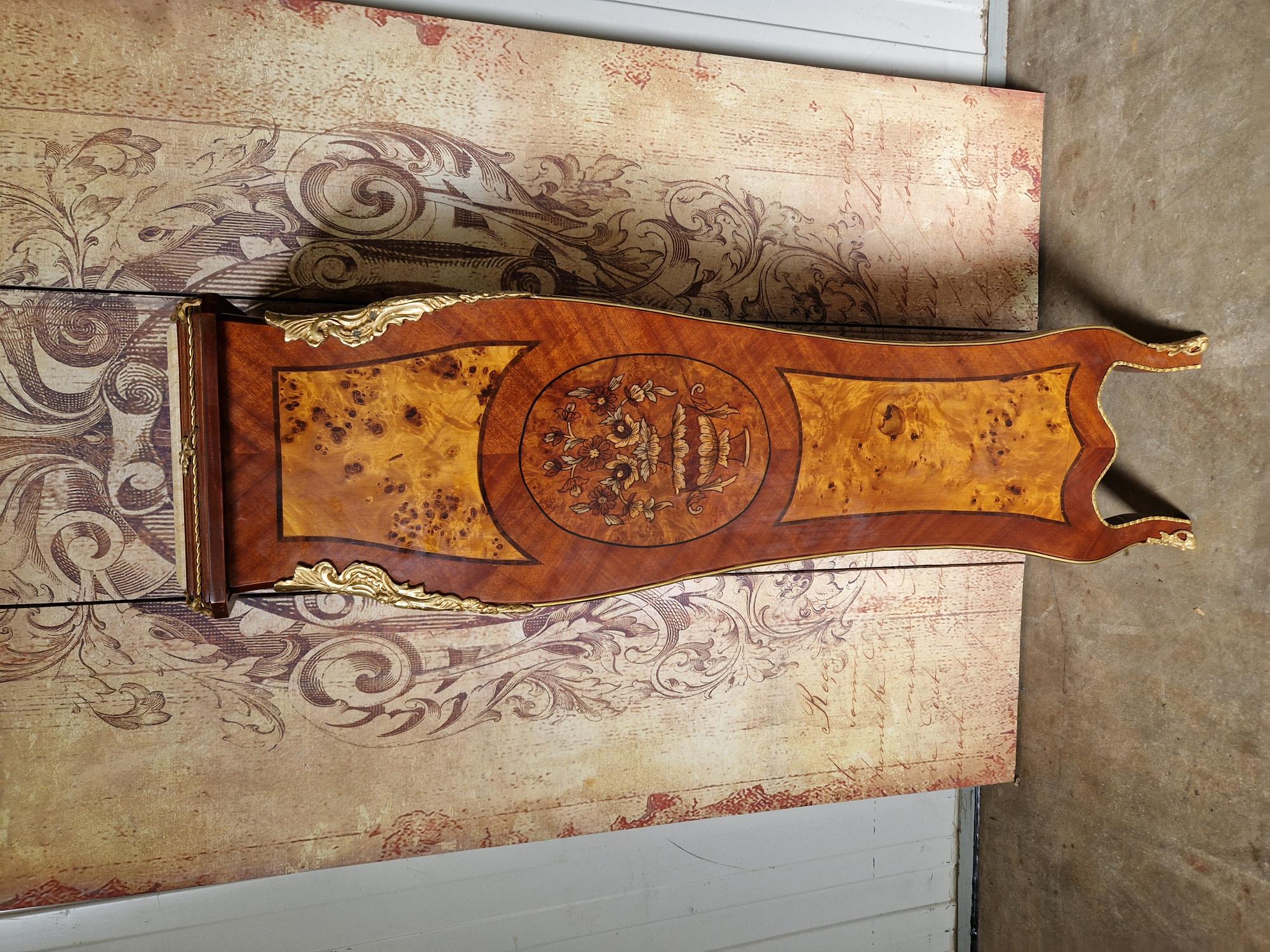 Klassieke Zuil, Plantentafel, Piedestal, Wortelfineer En Marmeren Blad En Missing Versieringen Afm. 30x30cm En 126cm Hoog. image 2