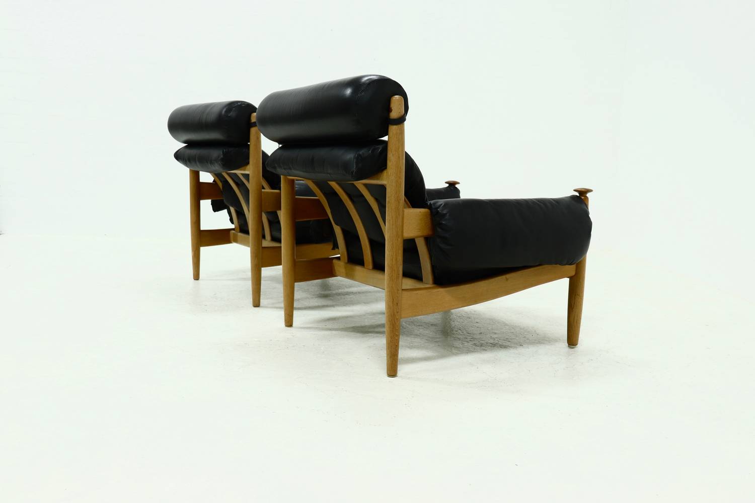 Pair Of Scandinavian Lounge Chairs By Eric Merthen For Ire Möbler 1960s image 7