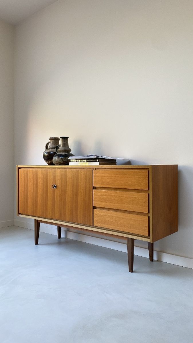 Vintage Houten Dressoir Met 3 Lades En 2 Deurtjes image 6